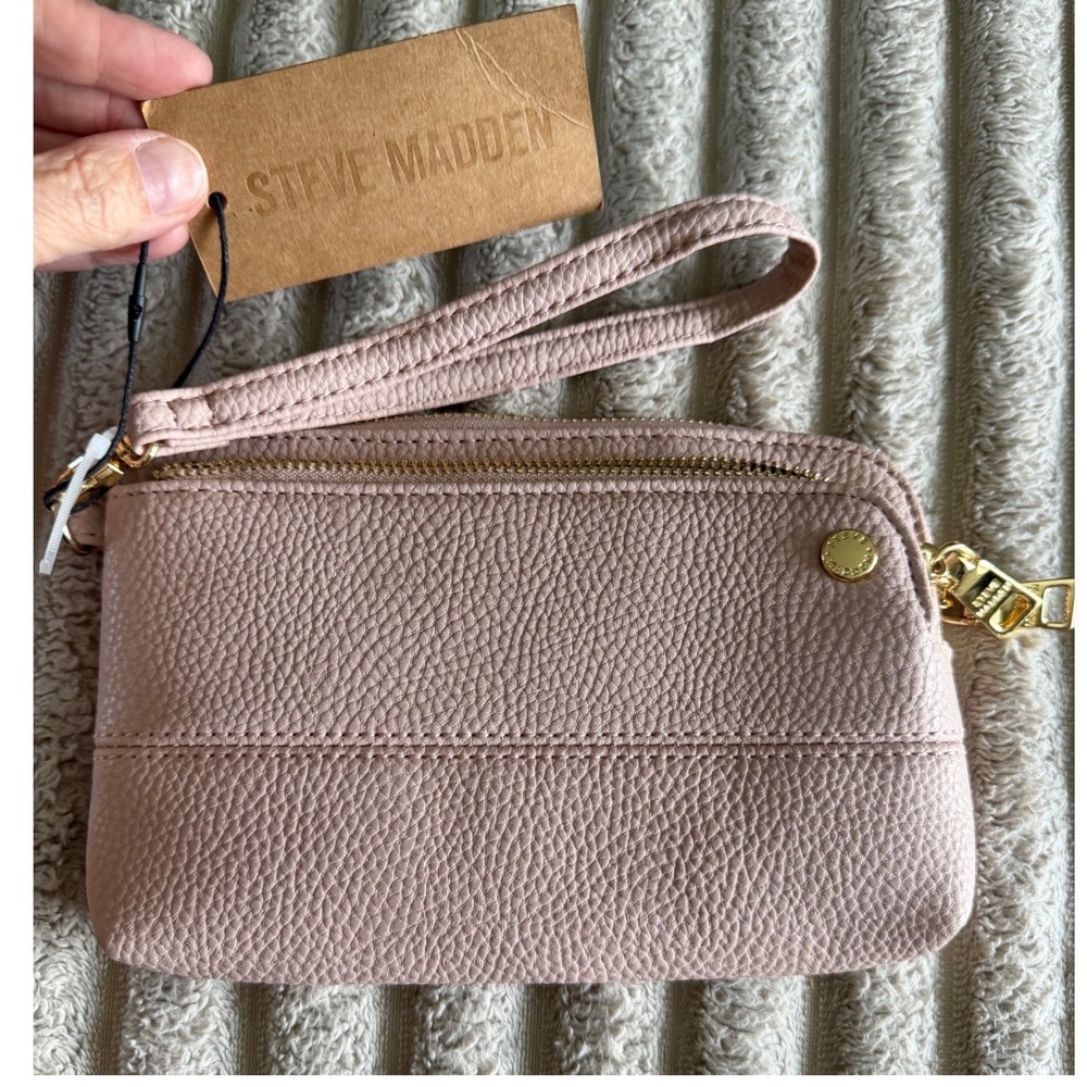 Steve Madden BTRELL Blush Pink Pebbled Wristlet Pouch MO192525 NEW